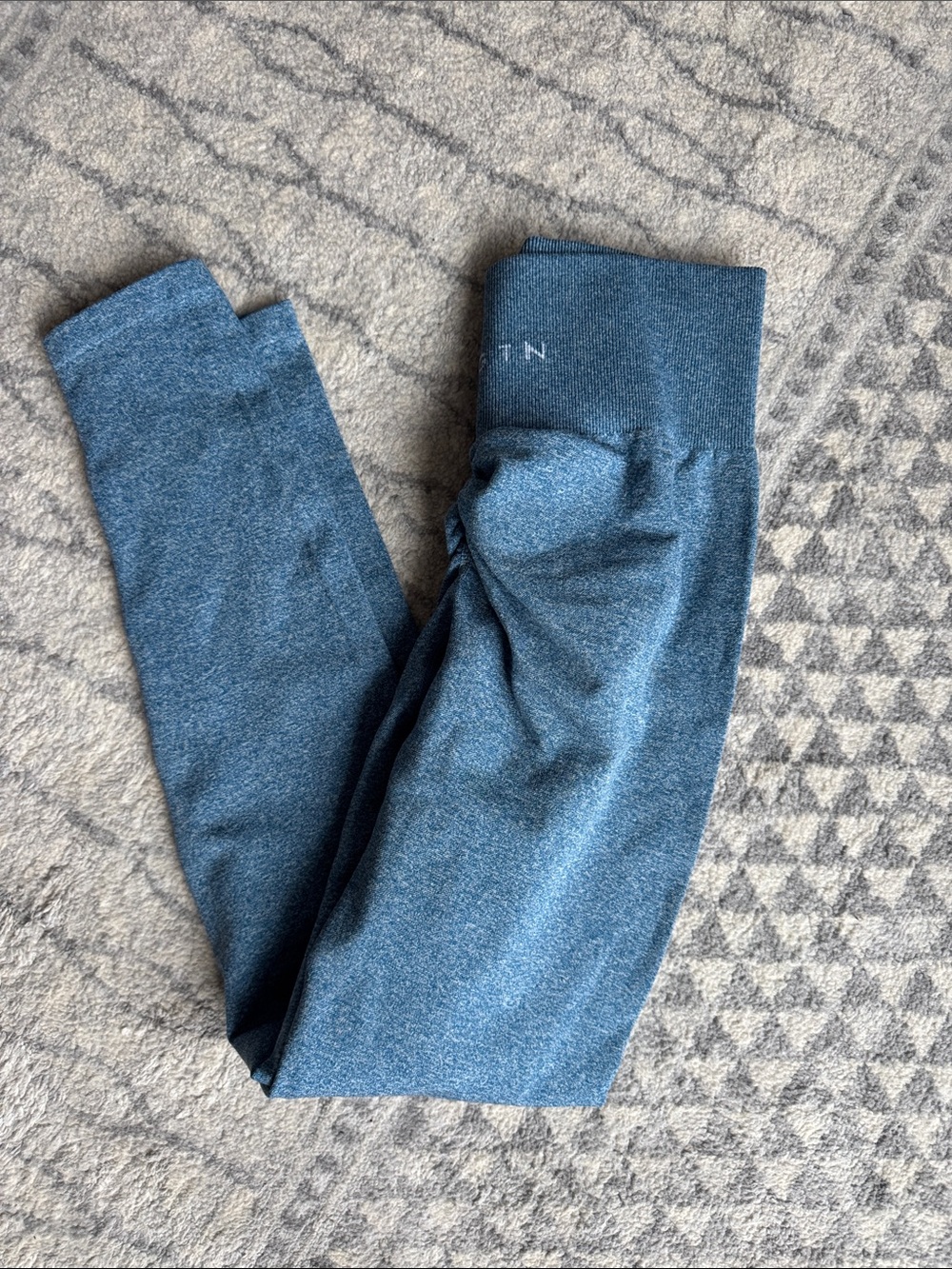 NVGTN Blue Seam-Scrunch Leggings